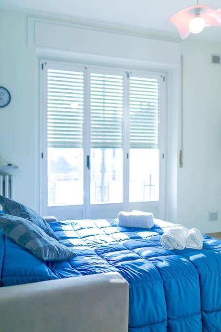Navigli - Downtown - Duomo Spacious Two Bedroom Apartment - Close To Metro - Ac - Wi-Fi Milan Luaran gambar