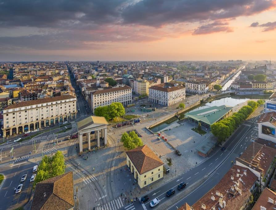 Navigli - Downtown - Duomo Spacious Two Bedroom Apartment - Close To Metro - Ac - Wi-Fi Milan Luaran gambar