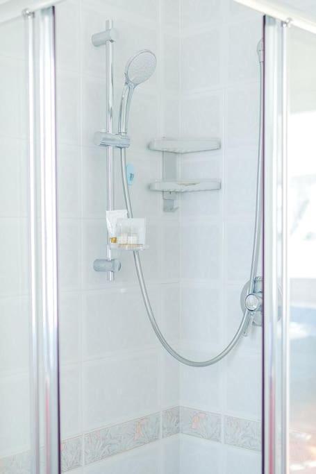 Navigli - Downtown - Duomo Spacious Two Bedroom Apartment - Close To Metro - Ac - Wi-Fi Milan Luaran gambar